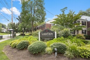 Lakeview Apartments in Leonia, NJ - Building Photo