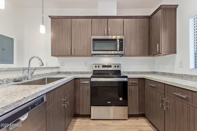 2063 E Lemon St in Tempe, AZ - Building Photo - Building Photo
