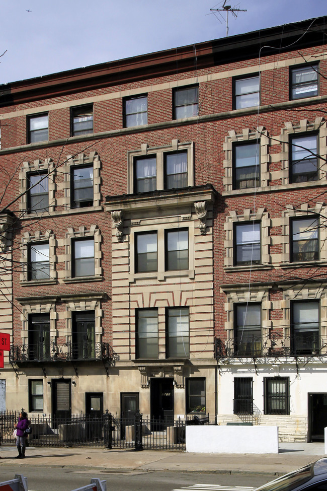 2112 Fifth Ave in New York, NY - Foto de edificio - Building Photo