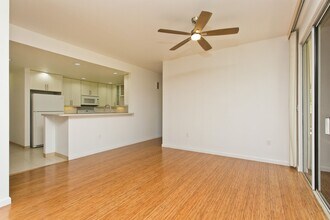 1329 Moanalualani Way in Honolulu, HI - Building Photo - Building Photo