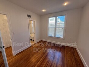2131 Newport Pl NW in Washington, DC - Building Photo - Building Photo