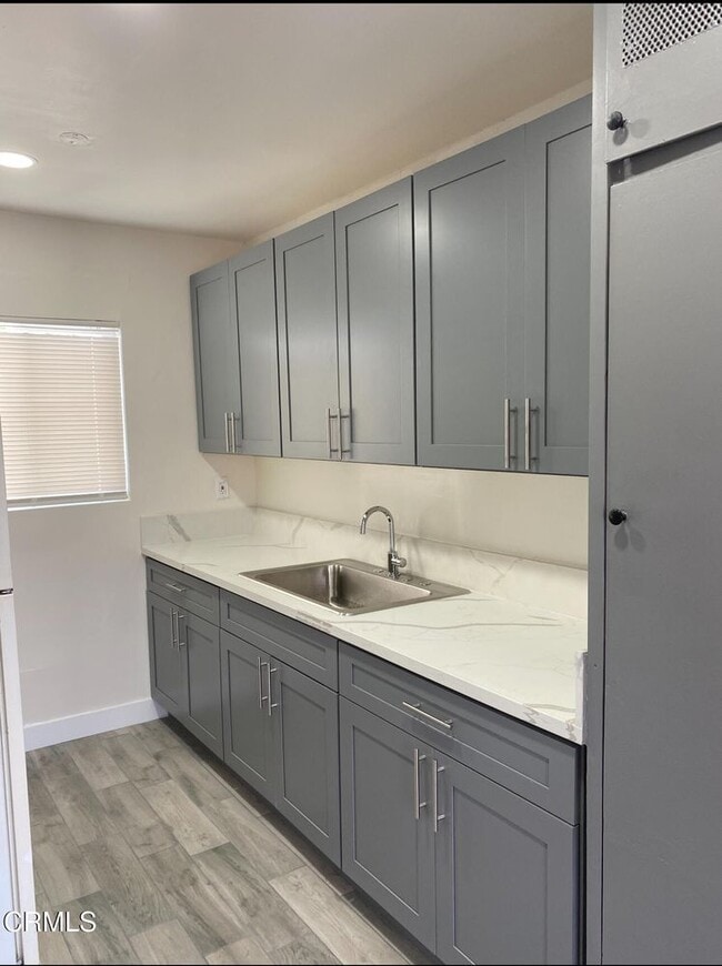 property at 7616 S Figueroa St