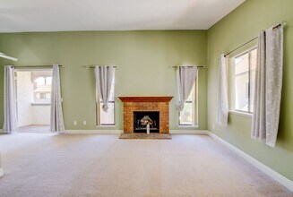 2212 Sunfish Dr in Henderson, NV - Building Photo - Building Photo