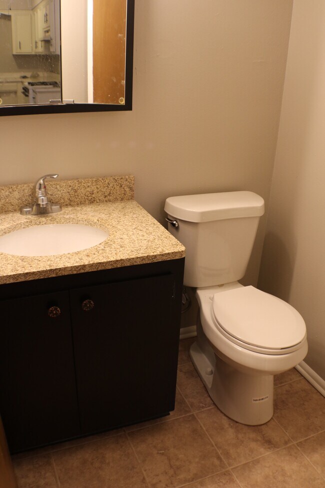 12105 W Bluemound Rd in Wauwatosa, WI - Building Photo - Building Photo