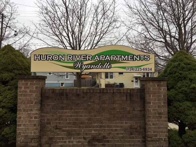 2700 6th St-Unit -104B in Wyandotte, MI - Building Photo - Building Photo