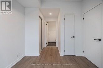 740-740 Dupont St in Toronto, ON - Building Photo - Building Photo