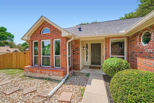 2024 Ploverville Ln in Austin, TX - Building Photo - Building Photo