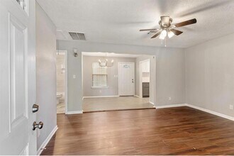 6828 Sherwood Dr in Houston, TX - Building Photo - Building Photo