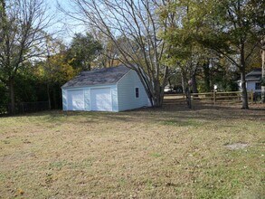 8 Terrace Dr in Poquoson, VA - Building Photo - Building Photo