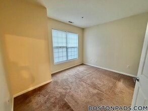 311 Lowell St, Unit 1122 in Andover, MA - Building Photo - Building Photo