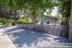555 Hansford St in San Antonio, TX - Building Photo - Building Photo