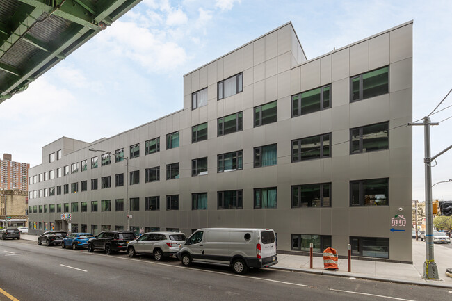 6002-6020 3rd Ave in Brooklyn, NY - Foto de edificio - Building Photo