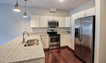 Village Heights Apartments in Fairport, NY - Foto de edificio - Building Photo