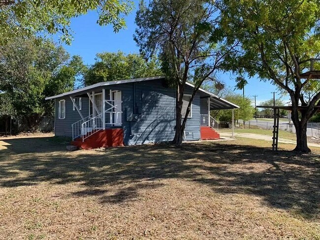 426 Koehler Ct in San Antonio, TX - Building Photo - Building Photo