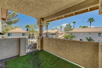 913 Falconhead Ln in Las Vegas, NV - Building Photo - Building Photo