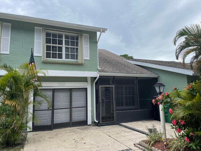 property at 1325 SE Rivergreen Cir