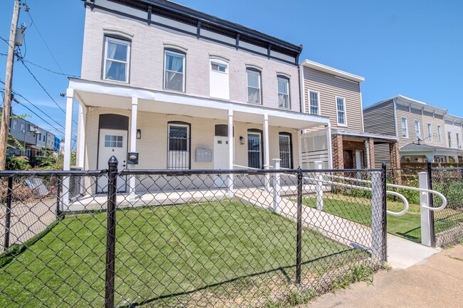 property at 1602 Cypress St