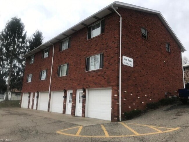 505 Trabar Dr-Unit -3 in St. Clairsville, OH - Building Photo - Building Photo