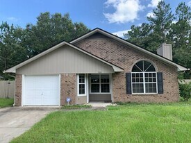 706 Timber Ridge Trail in Hinesville, GA - Building Photo
