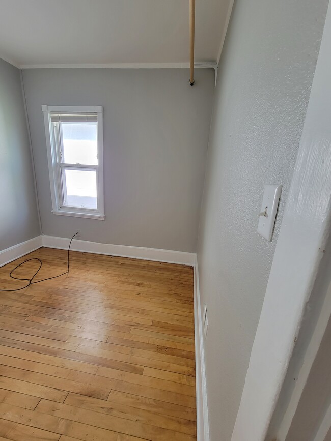 2840 N Bartlett Ave, Unit Upper in Milwaukee, WI - Building Photo - Building Photo