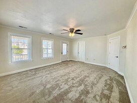 259 W Ocean View Ave in Norfolk, VA - Building Photo