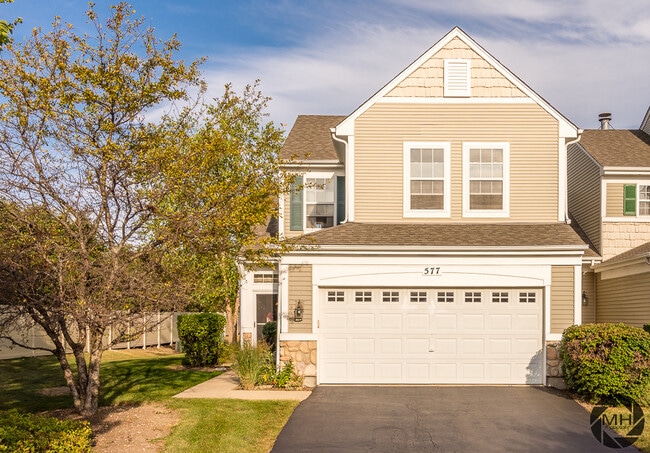 577 Pinebrook Dr in Bolingbrook, IL - Building Photo - Building Photo
