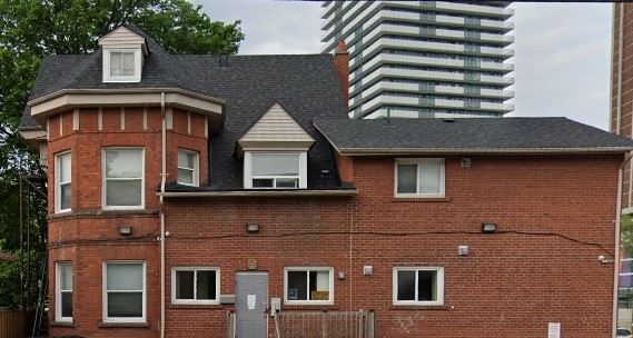 87 Rosemount Ave in Toronto, ON - Building Photo