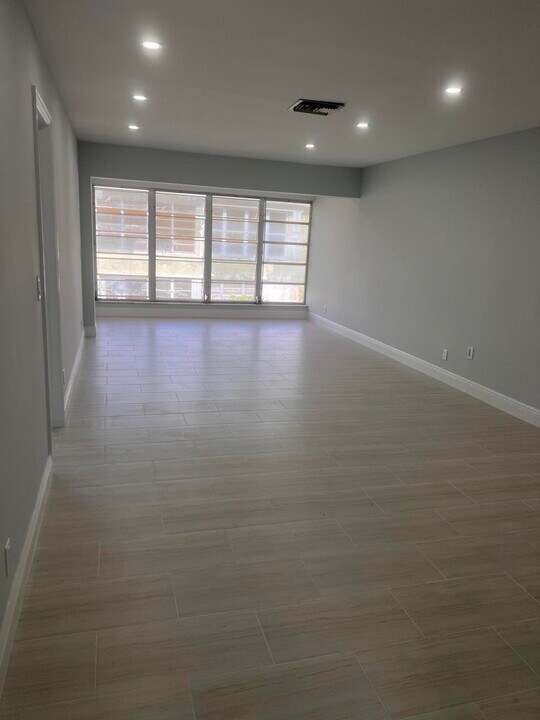 1051 Orange Terrace in Delray Beach, FL - Building Photo