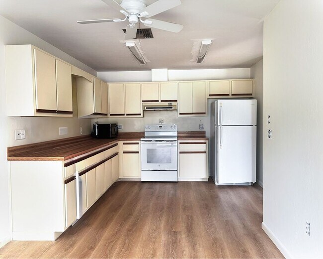 699 110th Ave N, Unit Unit A in Naples, FL - Building Photo - Building Photo