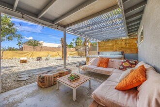 13215 Deodar Ave in Desert Hot Springs, CA - Foto de edificio - Building Photo