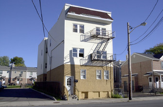 516 S 18th St in Newark, NJ - Building Photo - Building Photo