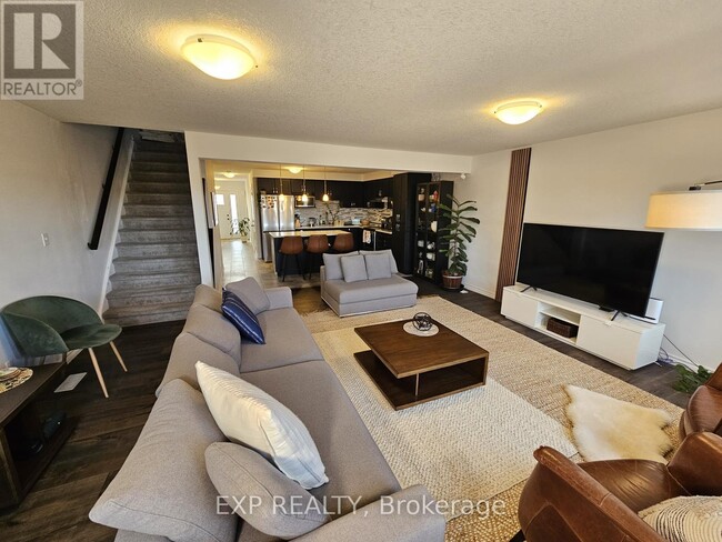 77 Hollybrook Trail in Kitchener, ON - Building Photo - Building Photo