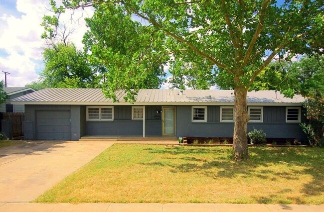 property at 3114 40th St