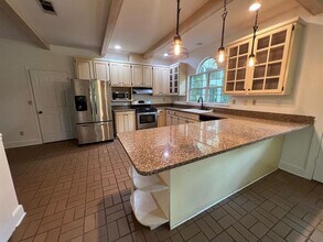 1381 Manor House Dr in Tallahassee, FL - Building Photo - Building Photo