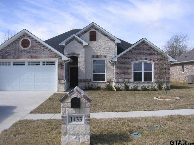 property at 1433 Nate Cir