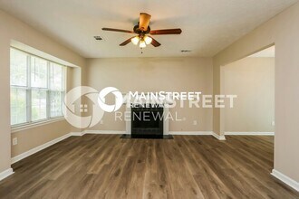 661 Woodcrest Manor Dr in Stone Mountain, GA - Building Photo - Building Photo