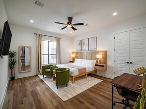 1305 E 27th St in Houston, TX - Foto de edificio - Building Photo