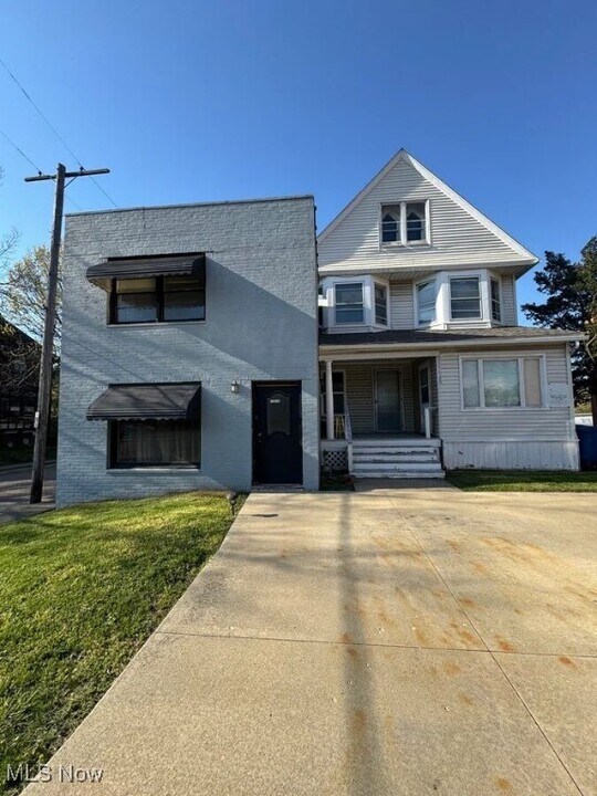 12816 Detroit Ave in Lakewood, OH - Building Photo
