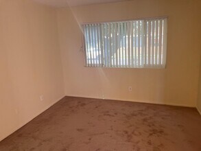 1712 S Ridgeley Dr, Unit 1 in Los Angeles, CA - Building Photo - Building Photo