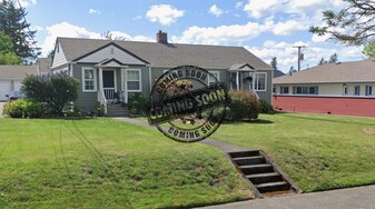 2132 Porter St in Enumclaw, WA - Building Photo