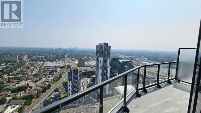 325 Yorkland Blvd in Toronto, ON - Building Photo - Building Photo