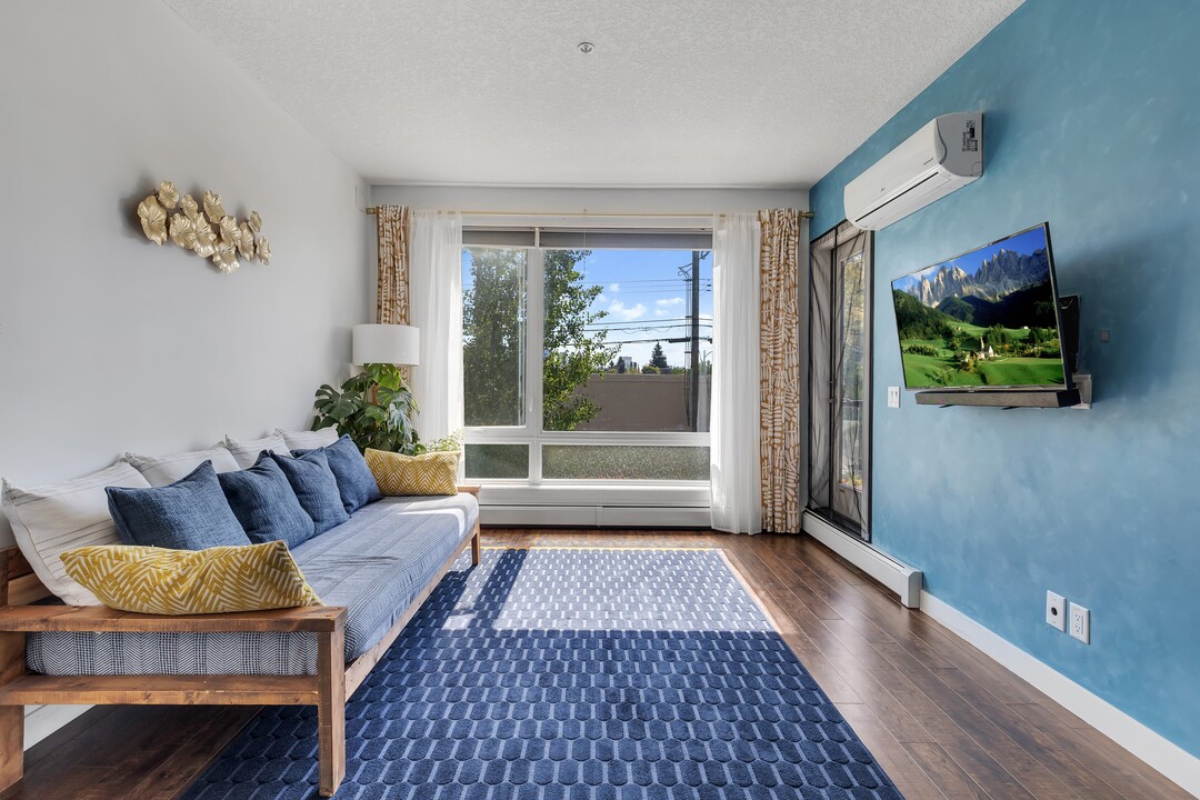 607 17 Av NW, Unit 205 in Calgary, AB - Building Photo