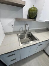 6920 SW 82nd Ct in Miami, FL - Building Photo - Building Photo