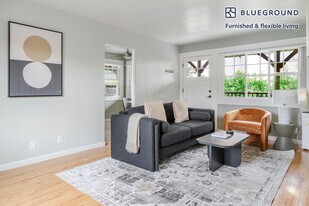 317 Hawthorne Ave in Palo Alto, CA - Building Photo