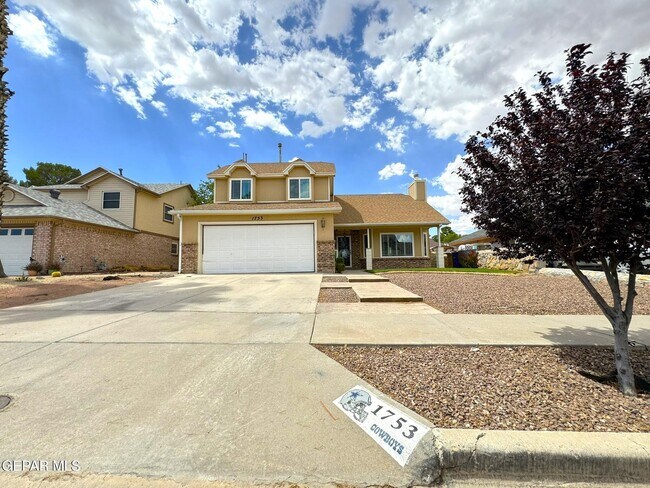 1753 Gregory Jarvis Dr in El Paso, TX - Building Photo - Building Photo