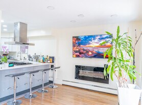 14032 Franklin Ave, Unit 2 nd floor in Flushing, NY - Building Photo