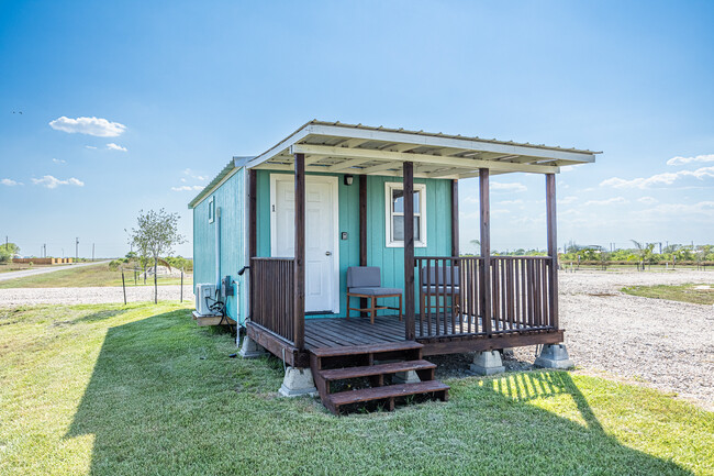 143 S Quailrun Ave in Port Lavaca, TX - Building Photo - Building Photo