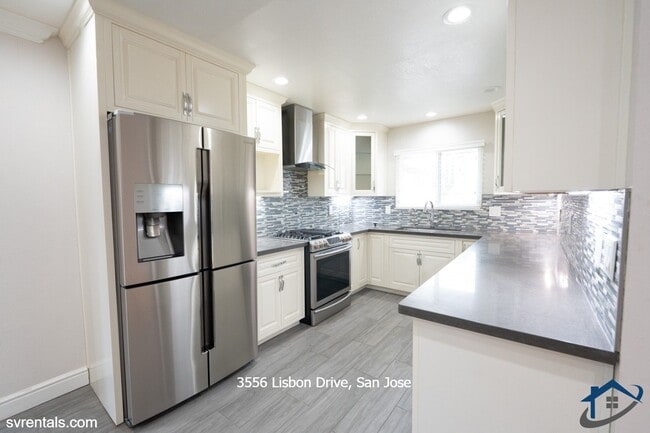 3556 Lisbon Dr in San Jose, CA - Foto de edificio - Building Photo