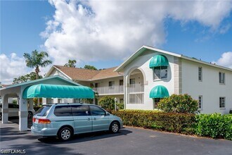 379 Gabriel Cir in Naples, FL - Building Photo - Building Photo