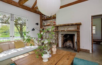 8 Mill Path in Sag Harbor, NY - Building Photo - Building Photo